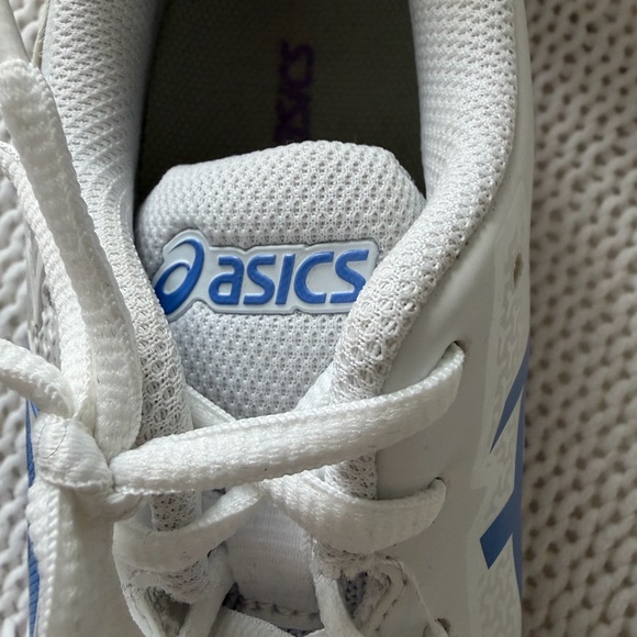 ASICS gel challenger blue and white shoes.Good for tennis or Pickel ball size 10 - Picture 7 of 9
